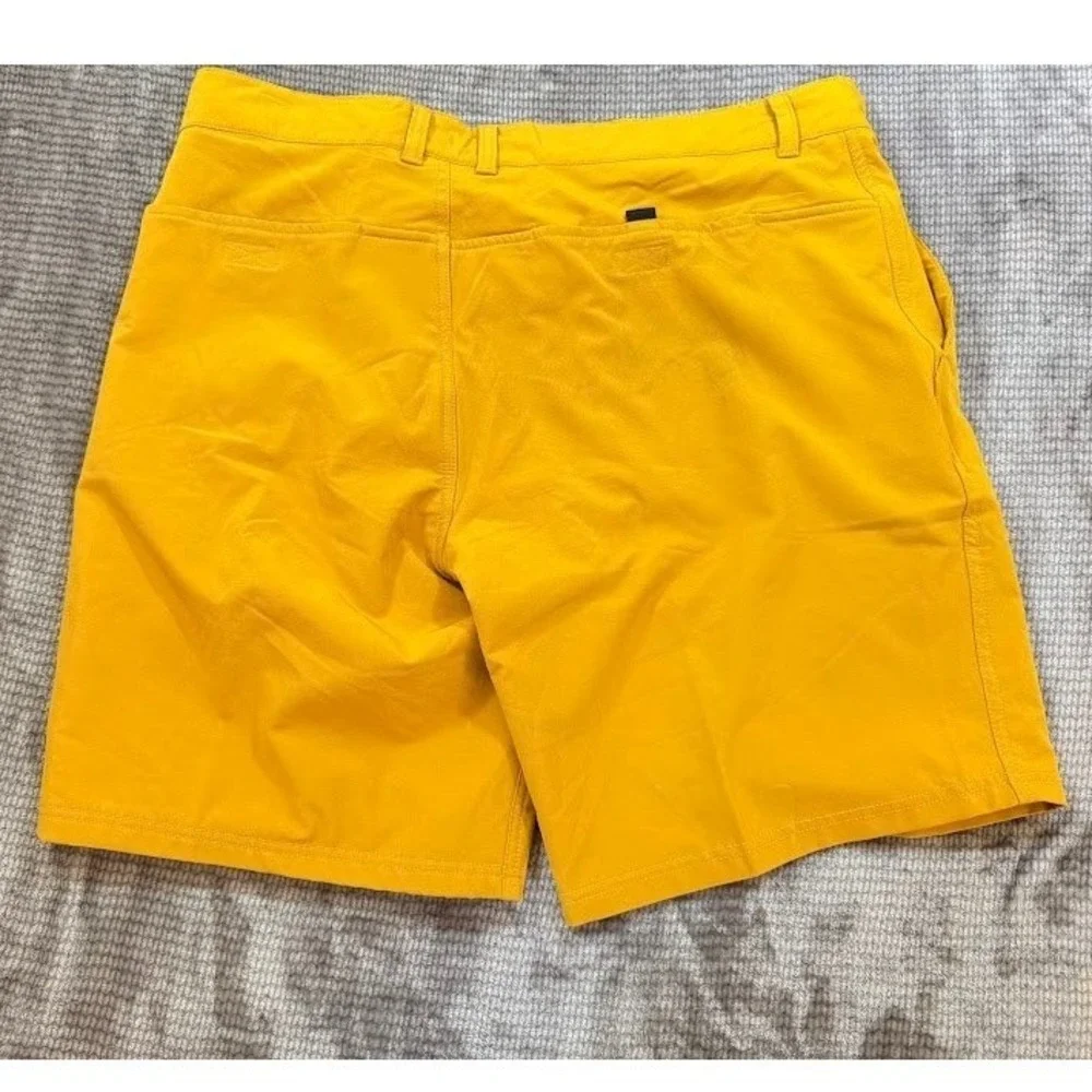 The North Face Mens Hiking Shorts Yellow Size 36X9 Technical Trail Cargo Shorts